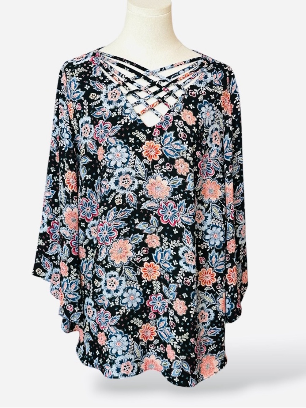 Sami & Jo Black Floral Lattice-Front Tunic